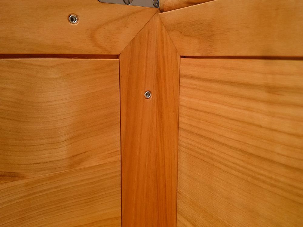 inside are 16 sockets on the smaller parts Idea2